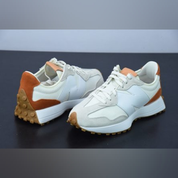 New Balance Women's 327 ShoesRust/Sand Combination - Picture 4 of 4